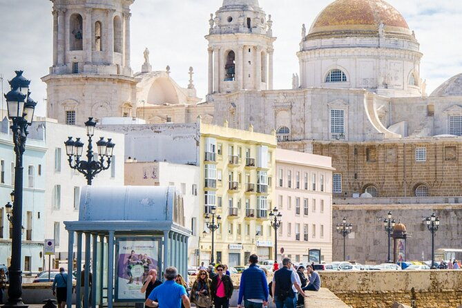 self-guided-walking-tour-of-charming-cadiz