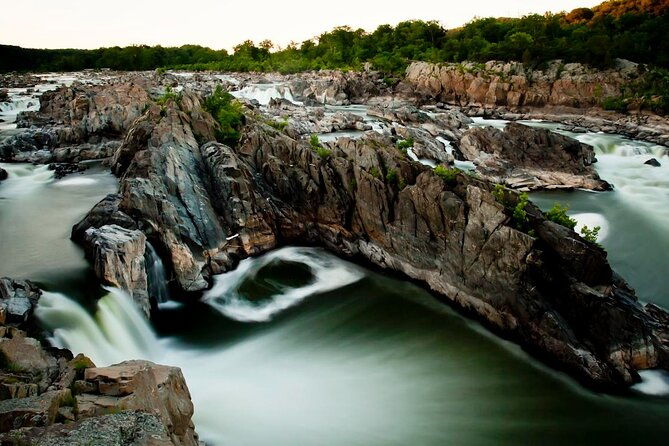self-guided-waterfall-hiking-tour-through-great-falls-national-park