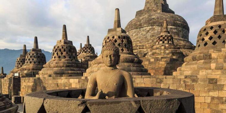 semarang-port-exploration-borobudur-with-expert-local-guide