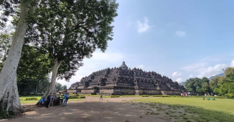 semarang-shore-tours-borobudur-temple-excursions
