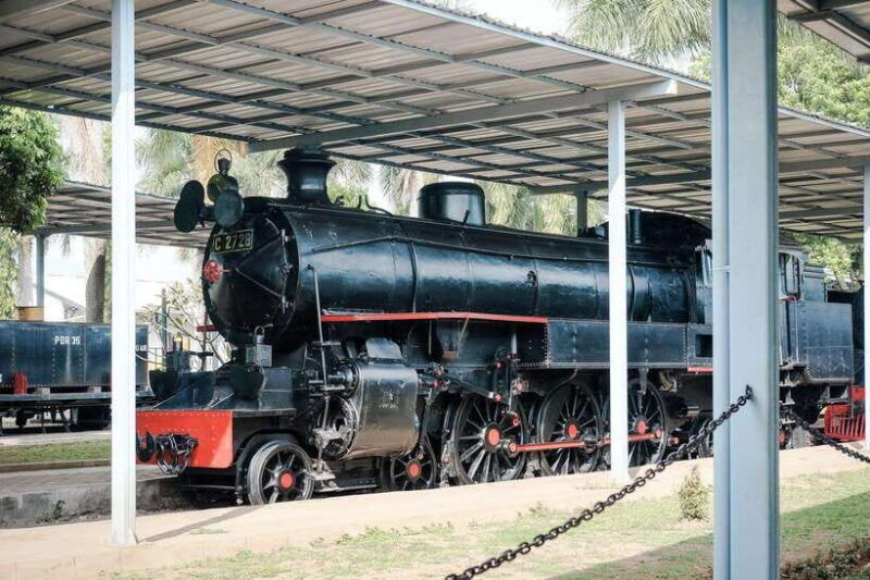 semarang-tours-gedongsongo-temple-train-museum-ambarawa