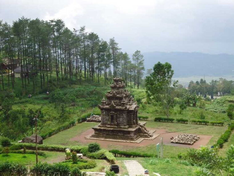 semarang-tours-gedongsongo-temple-train-museum-ambarawa