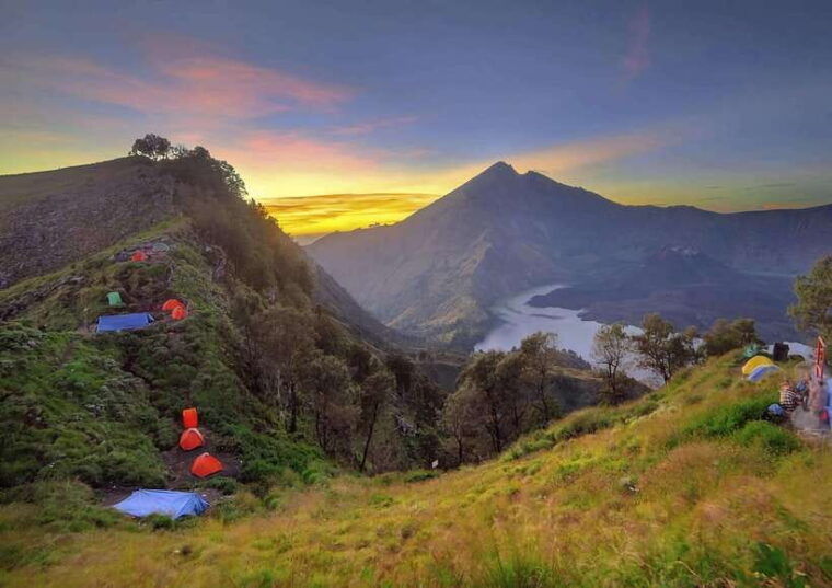 sembalun-senaru-2d-1n-private-tour-mount-rinjani-summit