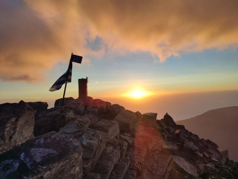 SEMI-GUIDED HIKE TO OLYMPUS SUMMIT - The Sum Up