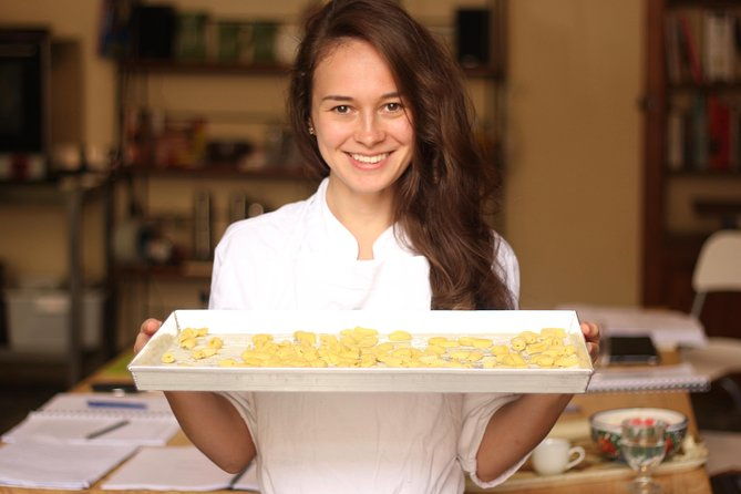 semi-private-cooking-class-in-private-villa-with-optional-market-visit-and-transfer-from-florence