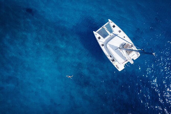 semi-private-cruise-with-luxury-catamaran-in-delos-and-rhenia-islands