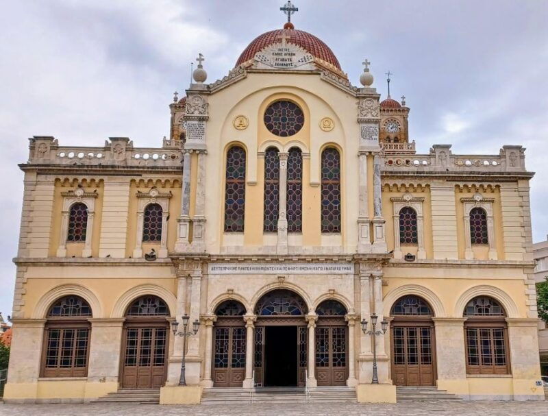 semi-private-food-city-tour-in-heraklion-with-pastry-mesum