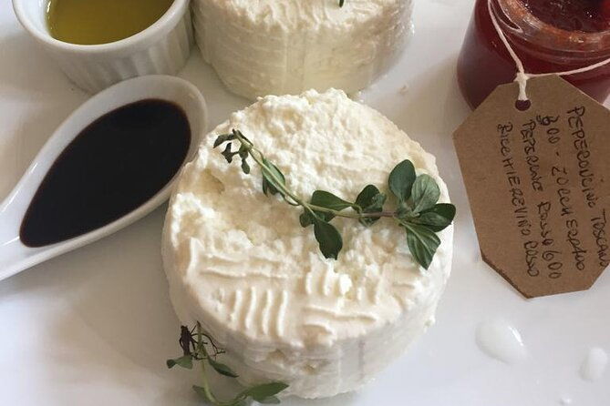 semi-private-tasting-and-cheese-making-class-in-florence