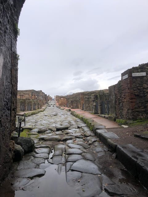 semi-private-tour-of-pompeii