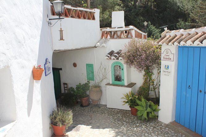 Semi-private Tour to Frigiliana and The Lost Village with lunch included - FAQ