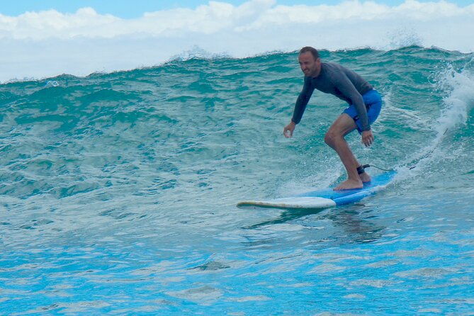 semi-pvt-2-ppl-min-oahu-surf-coaching-lessons-long-shortboard