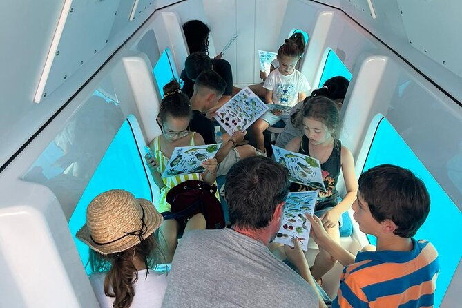 semi-submarine-visit-to-the-seabed-of-porto-bay