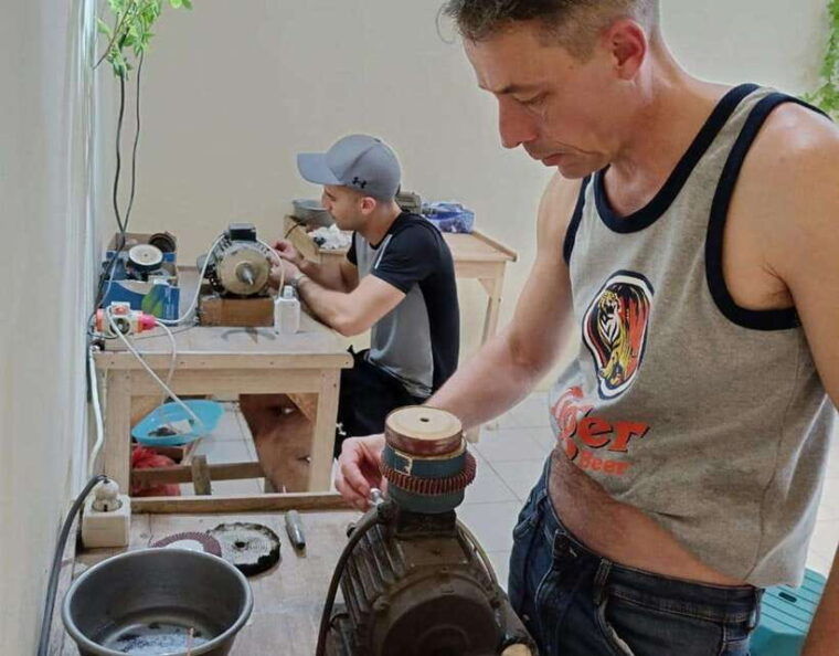 seminyak-bali-make-your-own-silver-jewelry-class