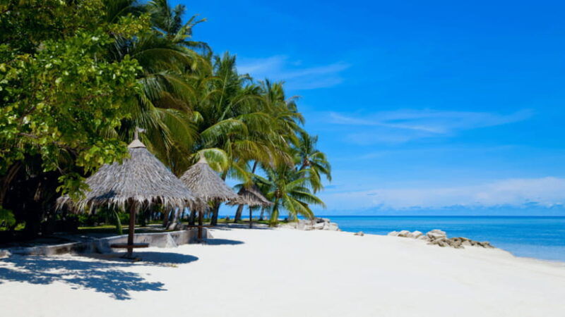 semporna-snorkelling-island-hopping-at-mabul-kapalai