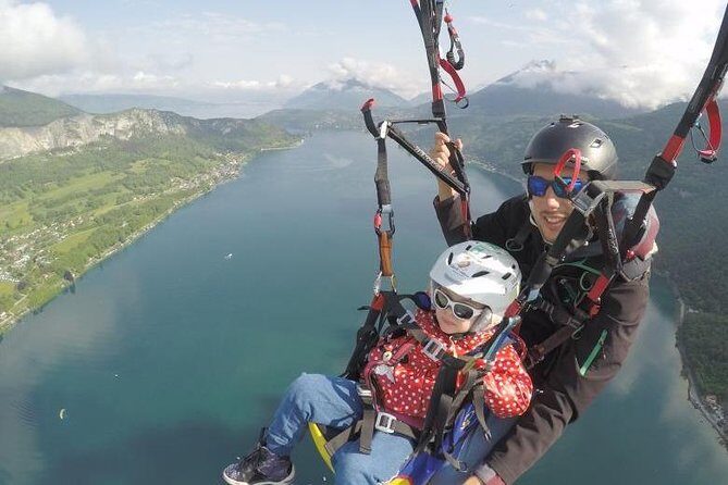 Sensation paragliding flight over the magnificent Lake Annecy - What to Expect From Your Lake Annecy Paragliding Adventure