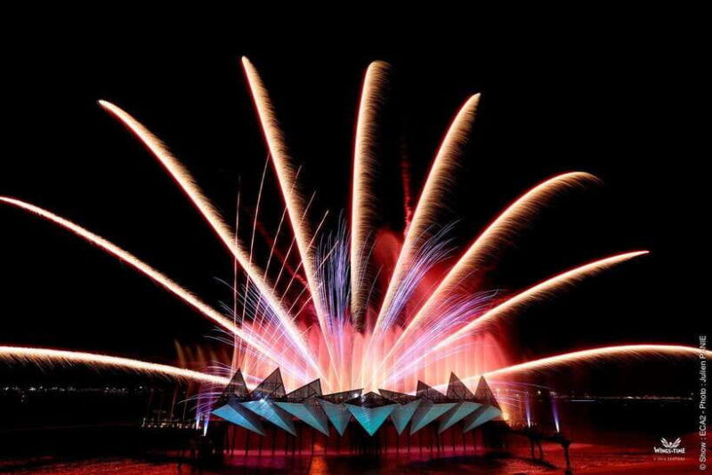 sentosa-wings-of-time-show-with-fireworks
