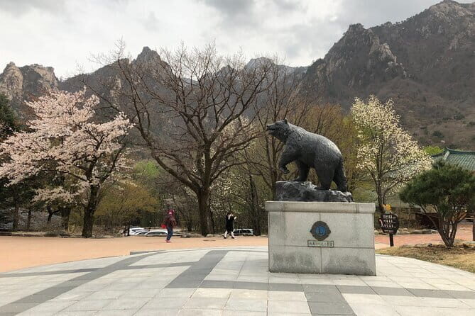 Seoraksan and Cherry Blossom Lake 1 day trip from Seoul - Return to Seoul