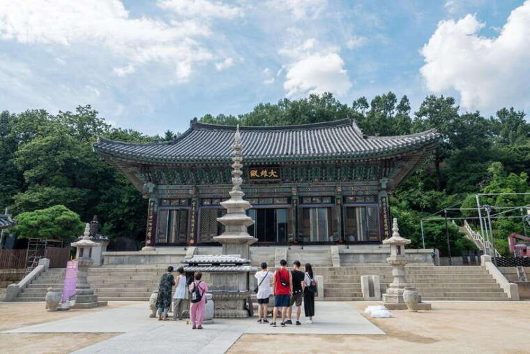 seoul-bongeunsa-temple-and-gourmet-night-tour-in-gangnam