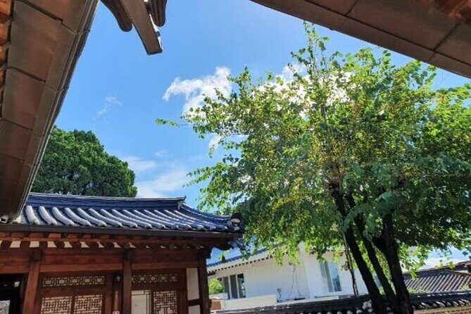 Seoul: Bukchon Hanok Village Walking Tour - A Closer Look at the Bukchon Hanok Village Walking Tour