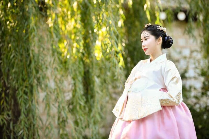 Seoul: Changdeokgung Hanbok Experience at Hanboknam - Location and Accessibility