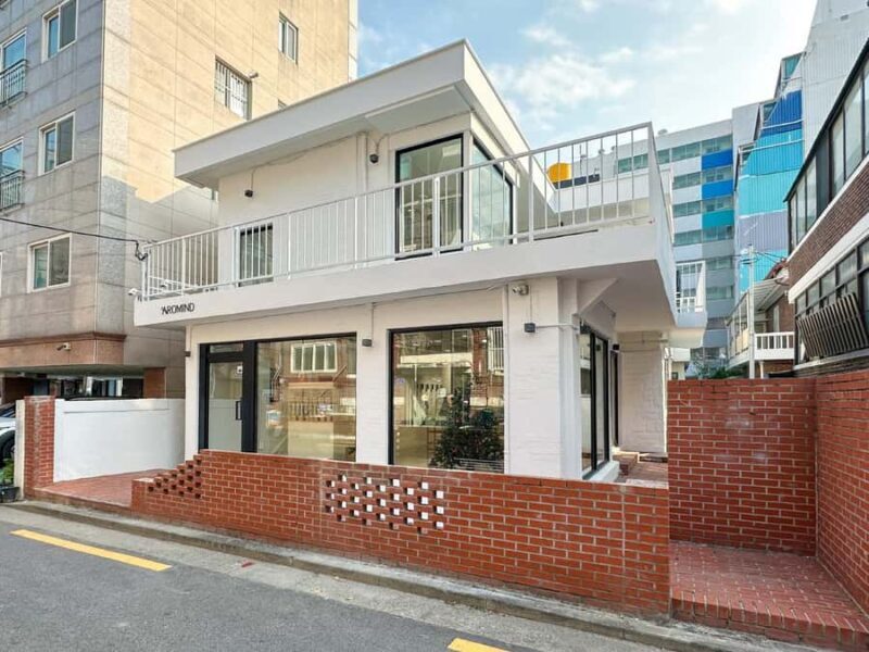 Seoul: Create Your Own Luxury Niche Perfume in Hongdae - Who Will Love This Experience?