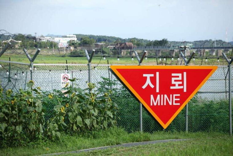 seoul-dmz-3rd-tunnel-dmz-gondola-suspension-bridge