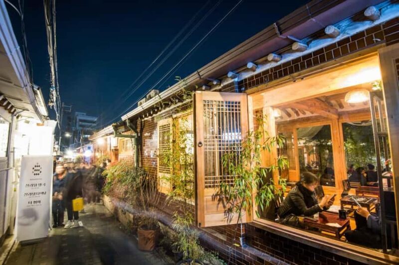 Seoul Evening Highlights: Ikseon-dong, Naksan & Bugak View - An In-Depth Look at the Steps of the Tour