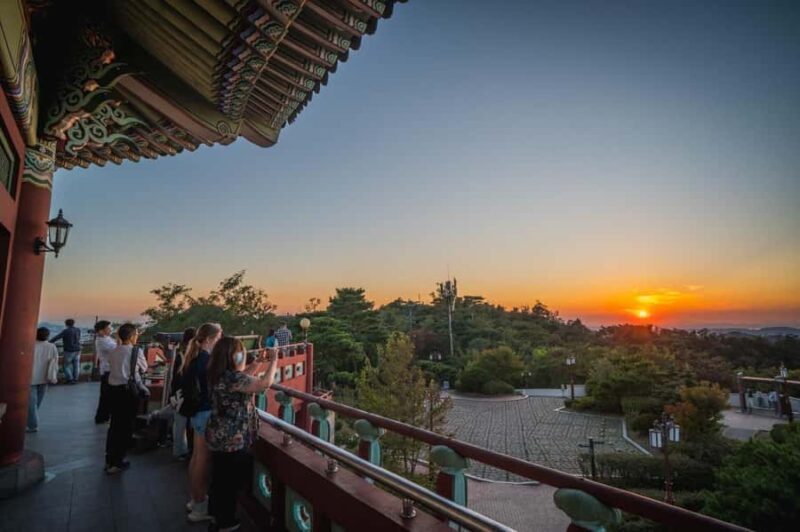 Seoul Evening Highlights: Ikseon-dong, Naksan & Bugak View - The Sum Up