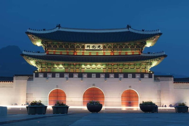 Seoul: Guided Korean Monster Tour at Gyeongbok Palace - The Experience in Detail: What to Expect