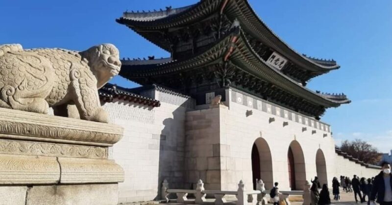 Seoul: Gyeongbok-gung Walking tour with coin lunchbox - Key Points