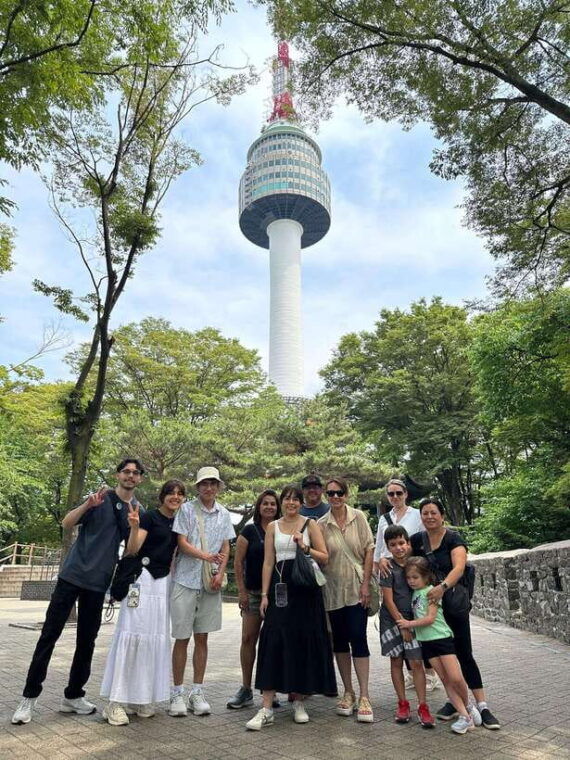 seoul-gyeongbok-palace-n-seoul-tower-with-cable-car