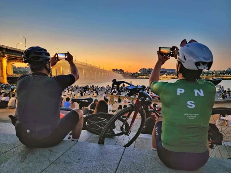 Seoul: Han River Sunset Bike Tour with Rainbow Fountain Show - Who Should Consider This Tour?