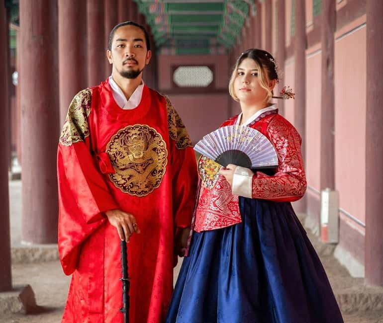 Seoul: Hanbok Photo Tour at Gyeongbokgung Palace - Key Points
