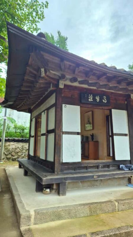 Seoul Hidden Gem Walk: Private, Local & Relaxed - An Authentic Glimpse of Seoul’s Quiet Corners