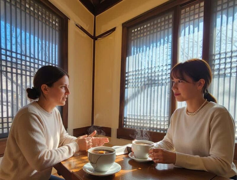 Seoul Hidden Gem Walk: Private, Local & Relaxed - Ending at Dongdaemun: Where Old Meets New