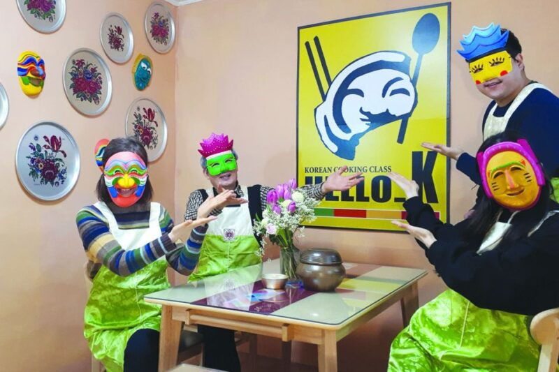 seoul-korean-cooking-class-at-a-local-home-and-market-tour