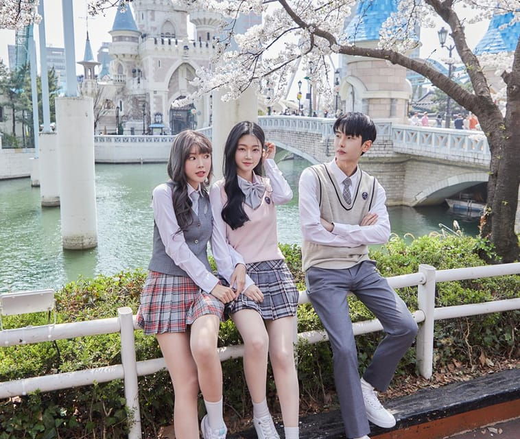 seoul-lotte-world-1-day-pass-korean-school-uniform-rental