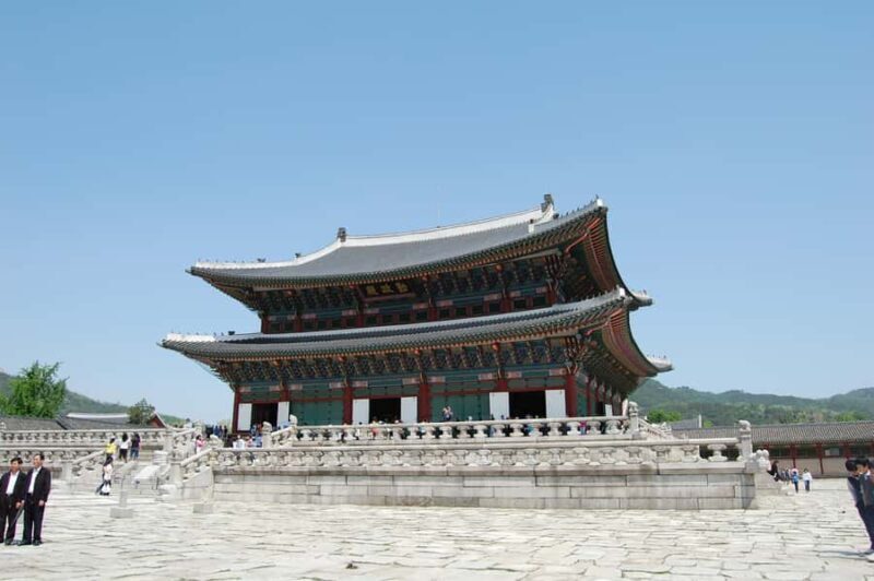 Seoul: Morning Gyeongbok Palace, Folk Museum, Temple Tour - Detailed Review of the Seoul Morning Tour