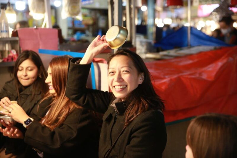 seoul-palace-temple-and-market-guided-foodie-tour-at-night