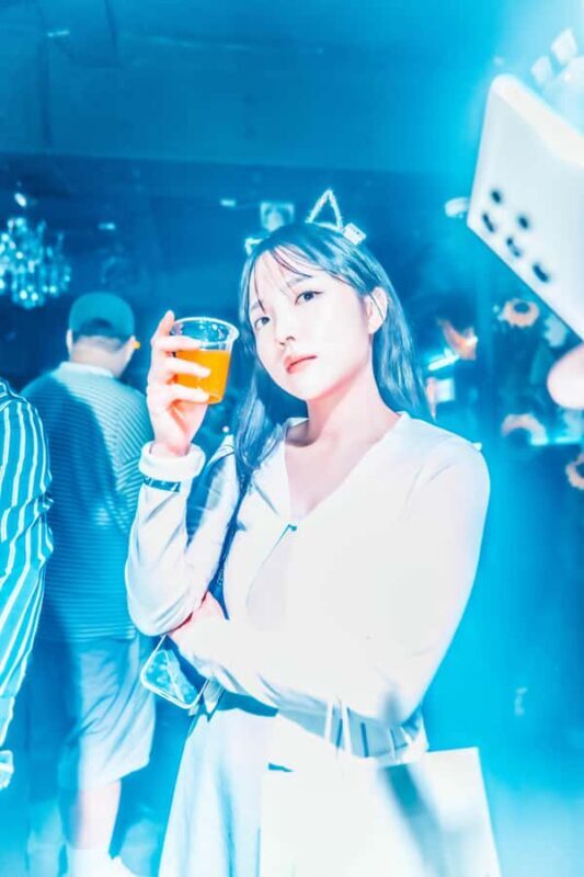 Seoul: Premium Pub Crawl with VIP Bottle Service - Key Points