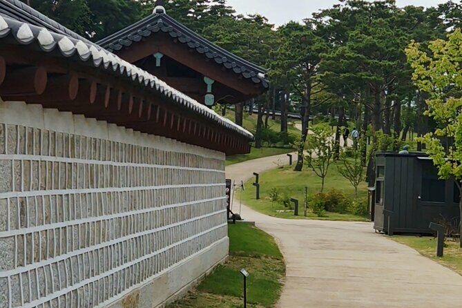 Seoul Private Night Tour: Royal Palace & 5 Street Food Tastings - FAQ