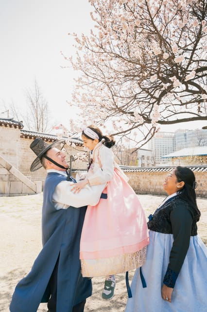 seoul-taking-a-memorable-photo