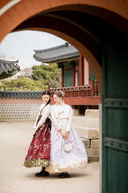 seoul-taking-a-memorable-photo