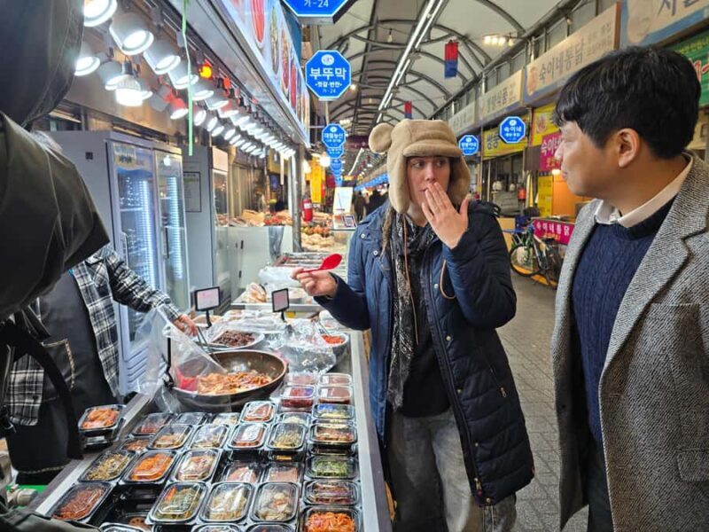 Seoul: Traditional Gyeongdong Market Foodie Tour - Market Visit and Food Tasting