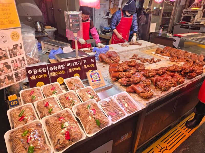 Seoul: Traditional Gyeongdong Market Foodie Tour - Hidden Cafe and Market Atmosphere