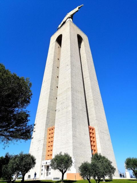 sesimbra-and-arrabida-natural-park-1-day-tour-wine-tasting