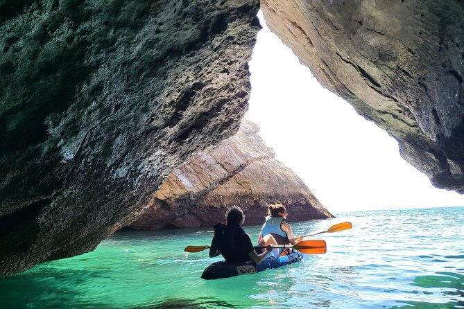 sesimbra-guided-kayak-tour-in-arrabida-natural-park-caves