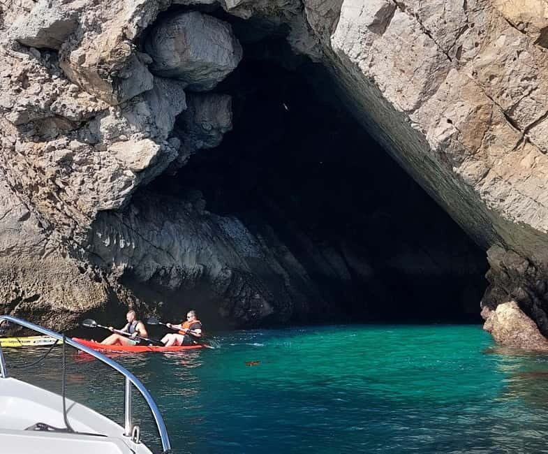 Sesimbra: Private boat trip in the Arrábida Natural Park. - Who Will Love This Experience?