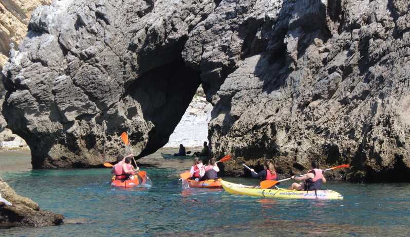 sesimbra-ribeiro-cavalo-beach-caves-arrabida-kayak-tour