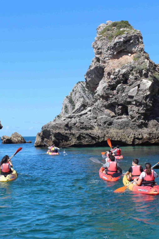 sesimbra-ribeiro-cavalo-beach-caves-arrabida-kayak-tour